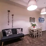Apartment Oriuolo 1 *
