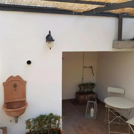 Oriuolo 1 Apartment *