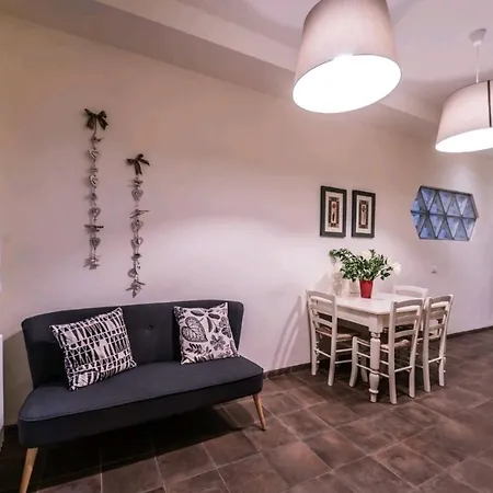 Apartment Oriuolo 1 *